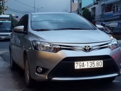 5-seat car rental Toyota Camry Lai Chau